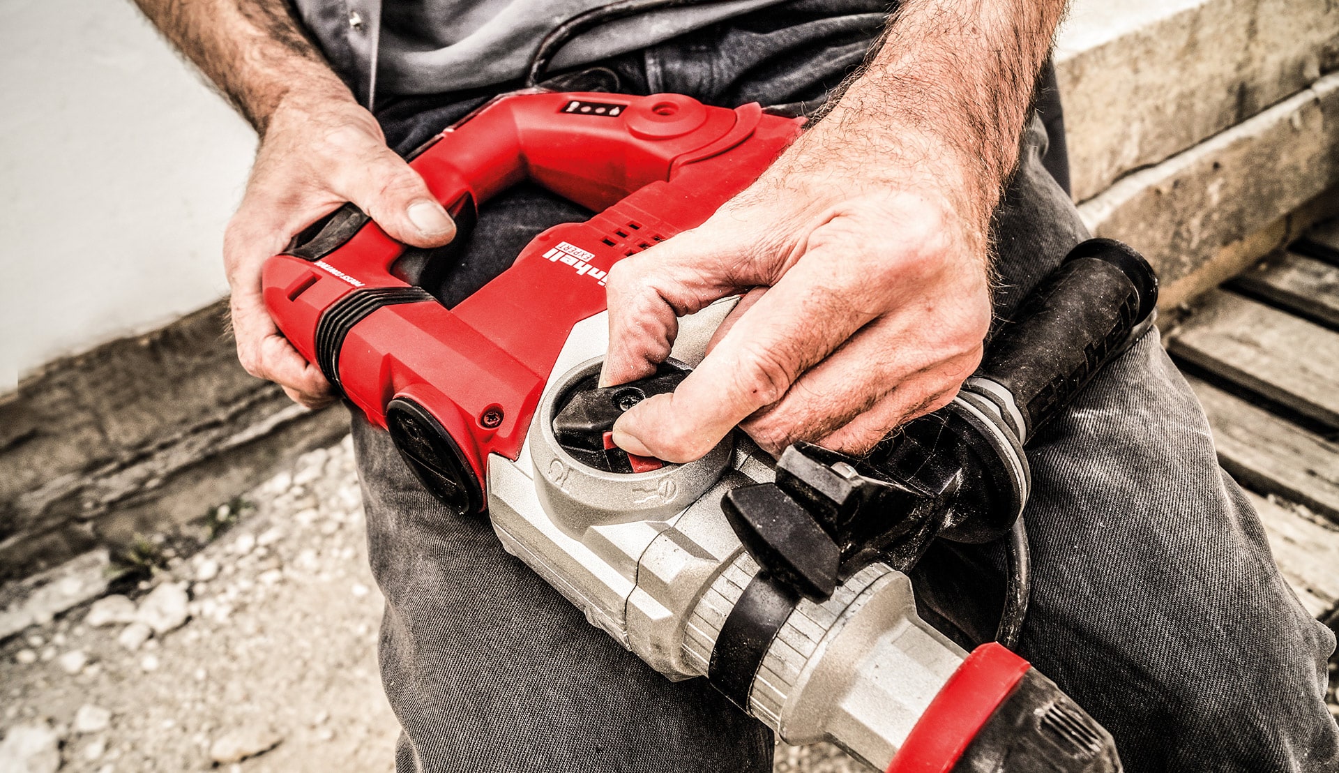 Setting options for a stone drill