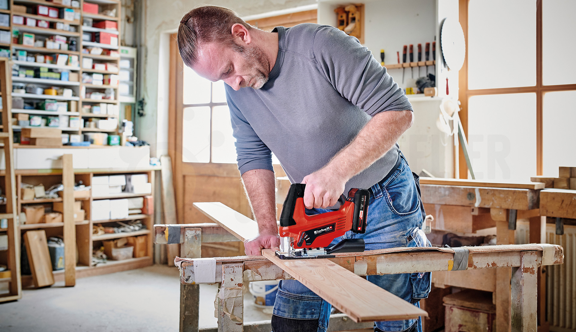 5 tips for straight sawing with a jigsaw